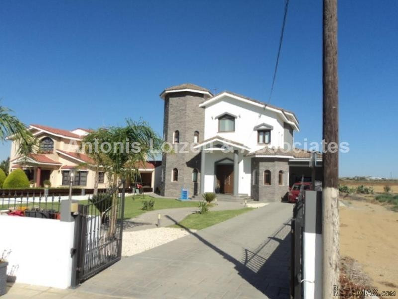 3 Bedroom Detached House in Deftera - 2