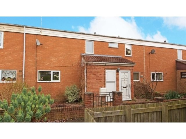 A Well-Presented Four Bedroom Mid..
