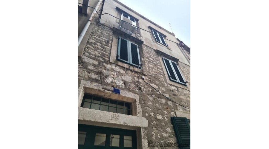 ŠIBENIK CENTAR, potpuno renovirana kamena kuća