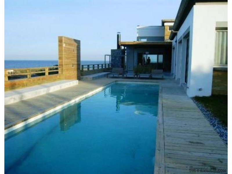 4 Bedroom House - For Rent -..