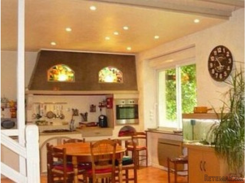 Nicely converted, traditional stone.. - 2