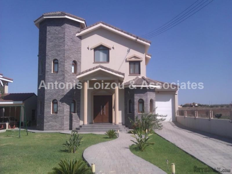 3 Bedroom Detached House in Deftera