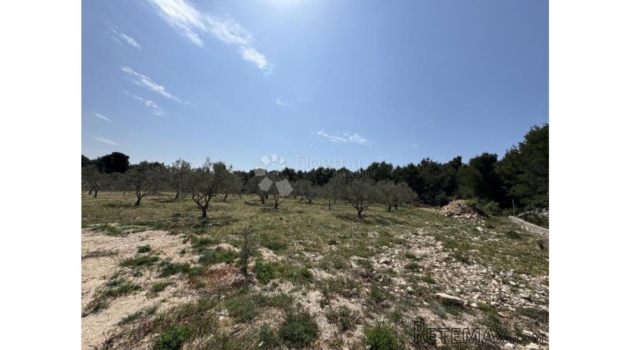 RAŽINE-GRAĐEVINSKO ZEMLJIŠTE 1620m2 - 2