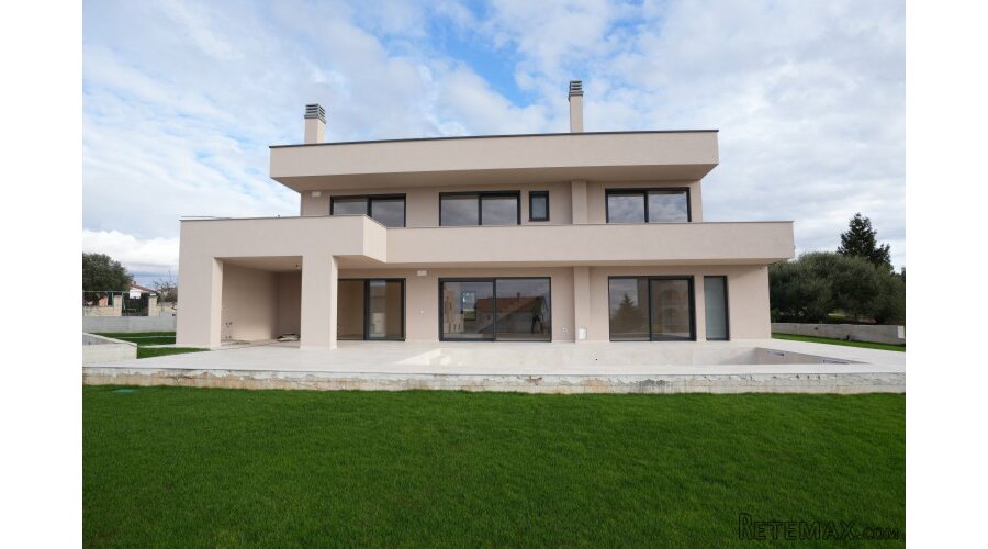 MODERNA VILA S BAZENOM U NASELJU NEDALEKO POREČA - 3