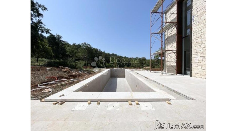 DIZAJNERSKA VILA U POTPUNOJ PRIVATNOSTI - 3