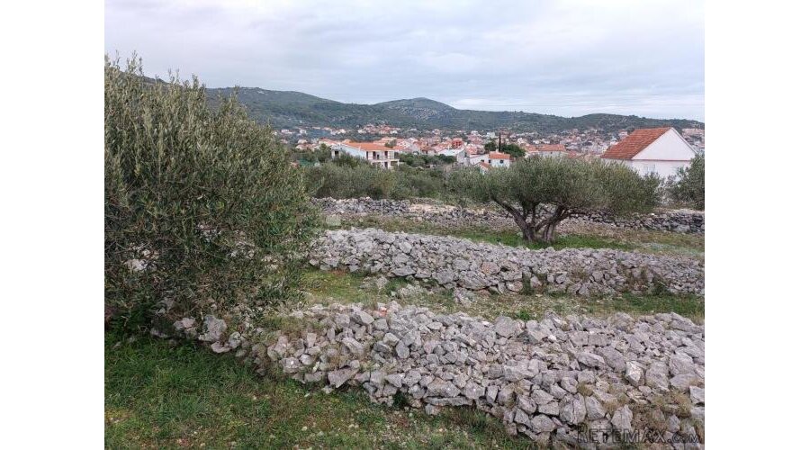 Građevinsko zemljište, Vinišće, Marina