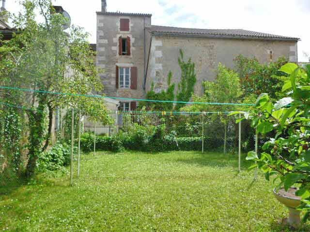 Four Bedroomed Town House With Garden..