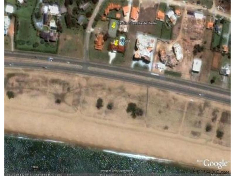 6 Bedroom House - For Rent - Pinares