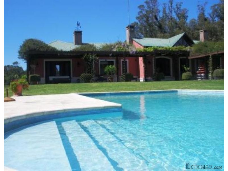 4 Bedroom House - For Rent - Ruta 104