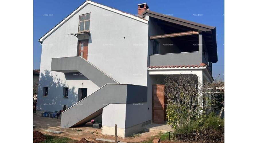 Poreč – obiteljska kuća s dvije stambene jedinice