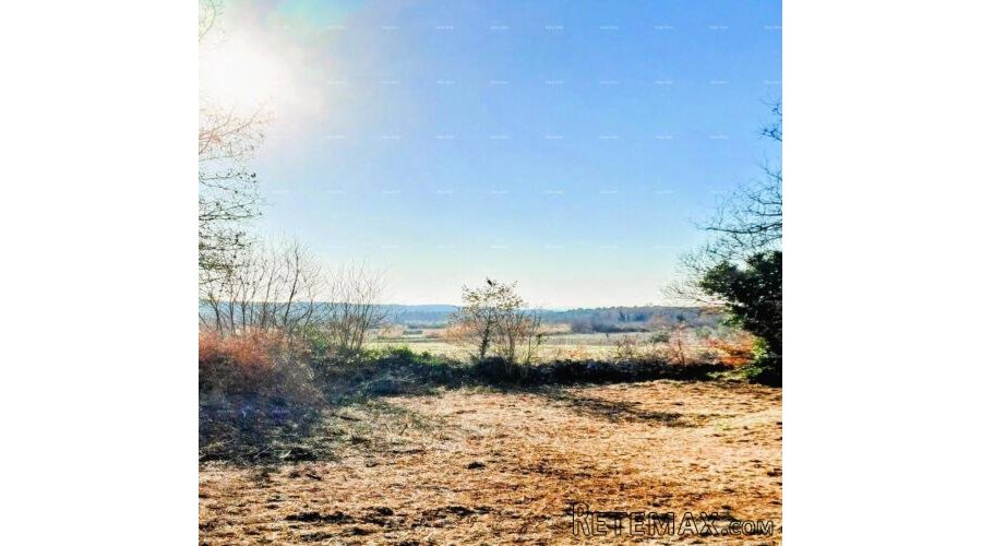 Gađevinsko zemljište 3.500 m² U malom selu blizina Vi.. - 3