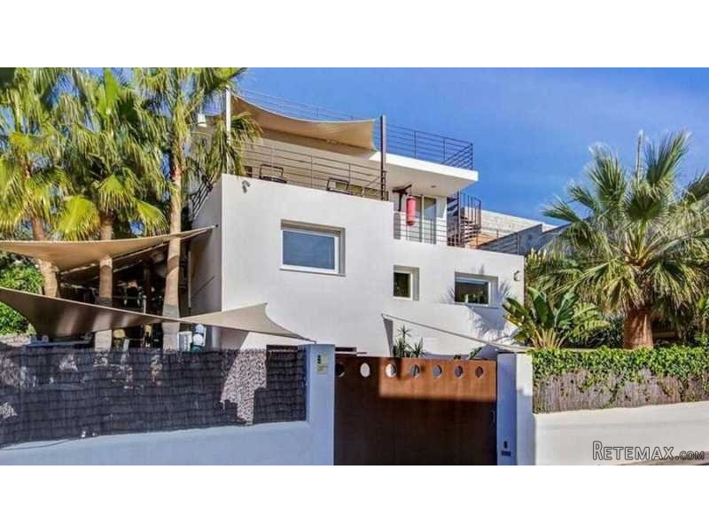 Bright and spacious villa with pool - 2