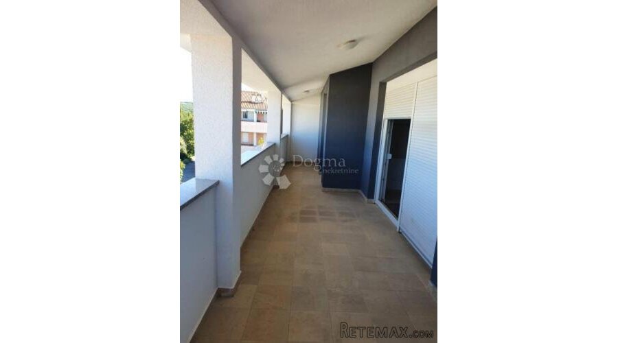 APARTMAN S BAZENOM MALINSKA