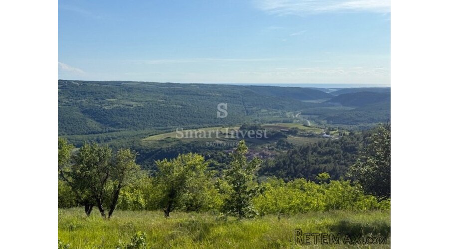 ISTRA - ZAVRŠJE, prekrasan teren od 3497 m2, sa idejnim..