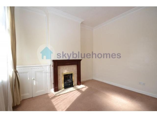 House - A GREAT 3 bedroom terrace house.. - 2