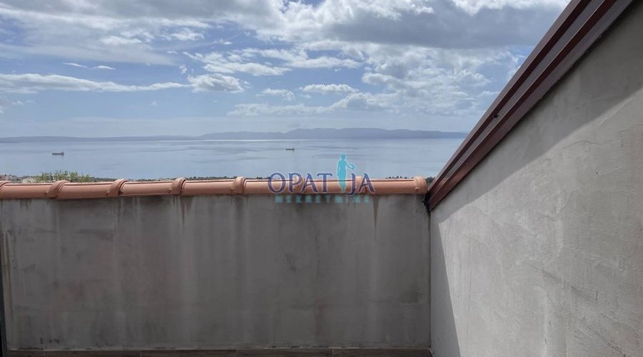 KOSTRENA - kuća s više stambenih jedinica