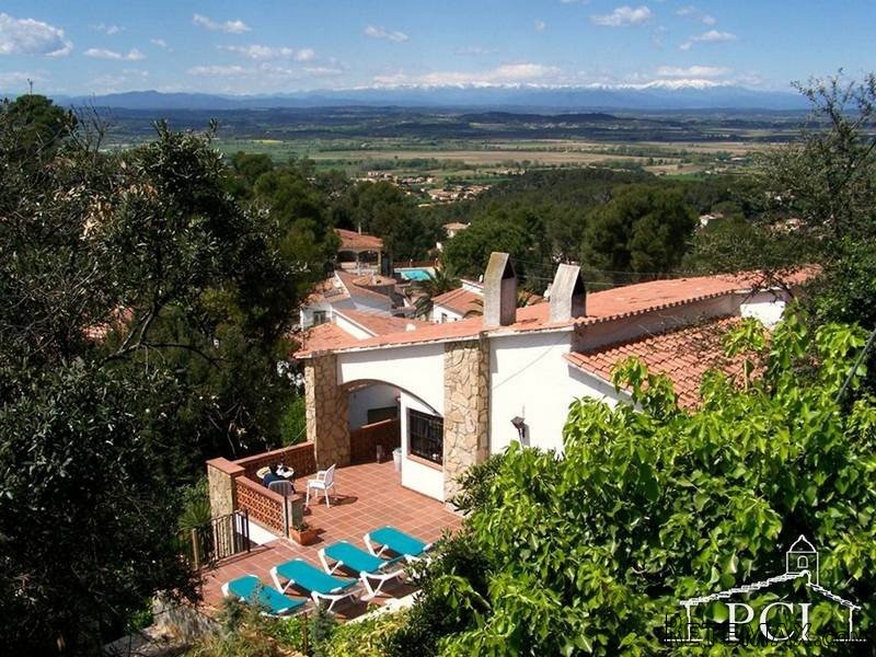 Nice villa recently refurnished with.. - 2