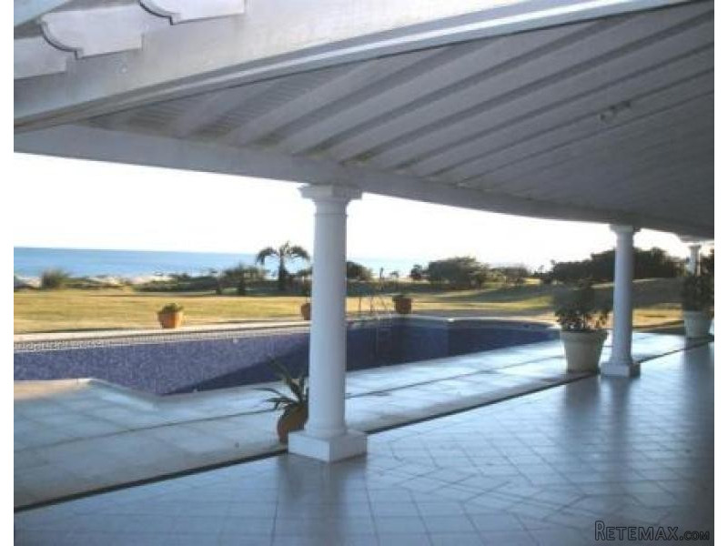 6 Bedroom House - For Rent -..