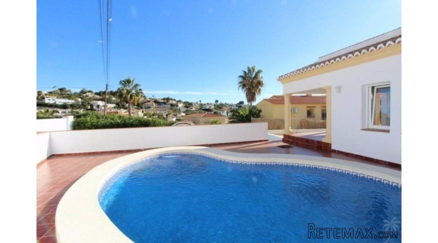 The villa for sale in mediterrean style was built a few.. - 3