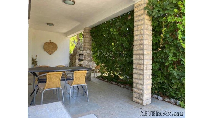 PIROVAC – KUĆA SA DVA STANA I BAZENOM U BOROVOJ ŠUMI - 2