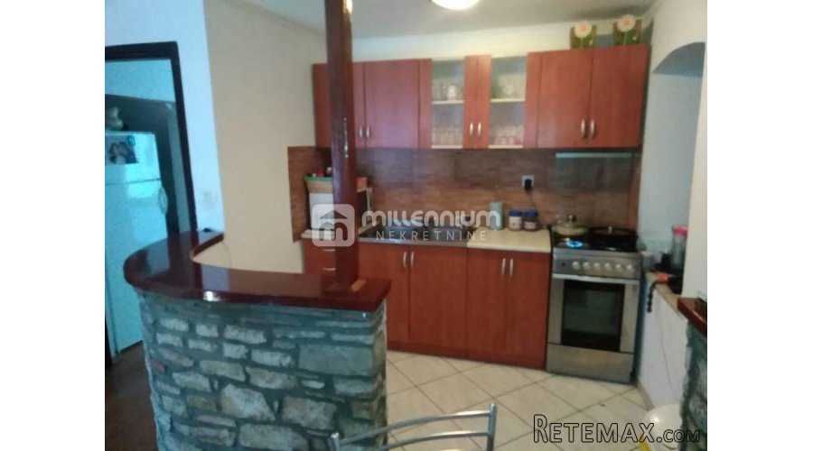 Istra, Grožnjan, dvije autohtone kamene kuće s okućnicom - 5