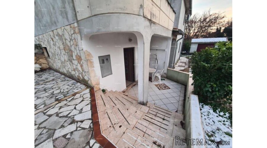 Prodaje se samostojeća kuća – Poreč