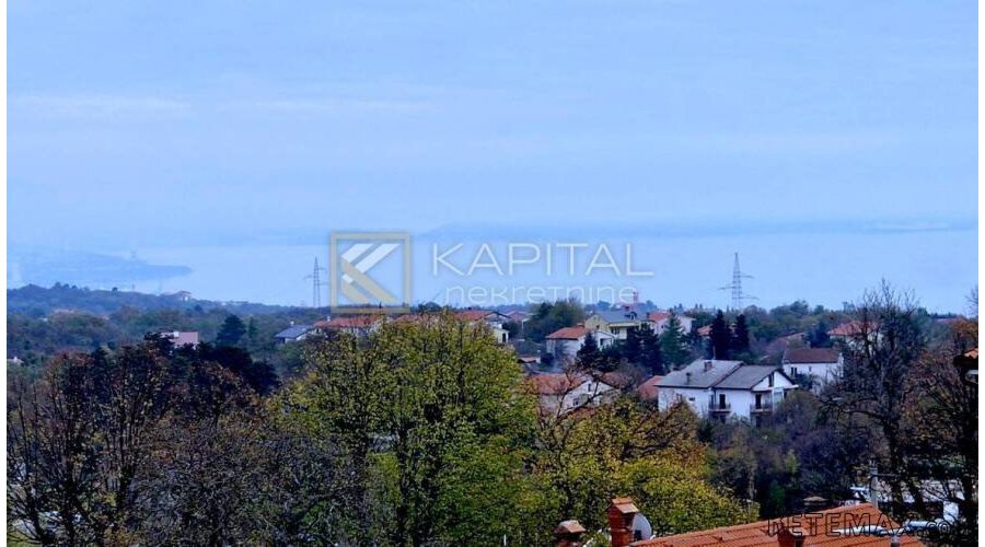 Kastav, prostran stan 93m2, na 1.katu s terasom