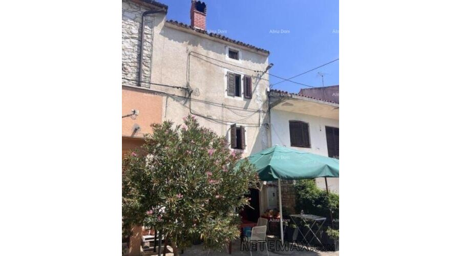 Na prodaju kamena kuća za renovaciju – okolica Buja