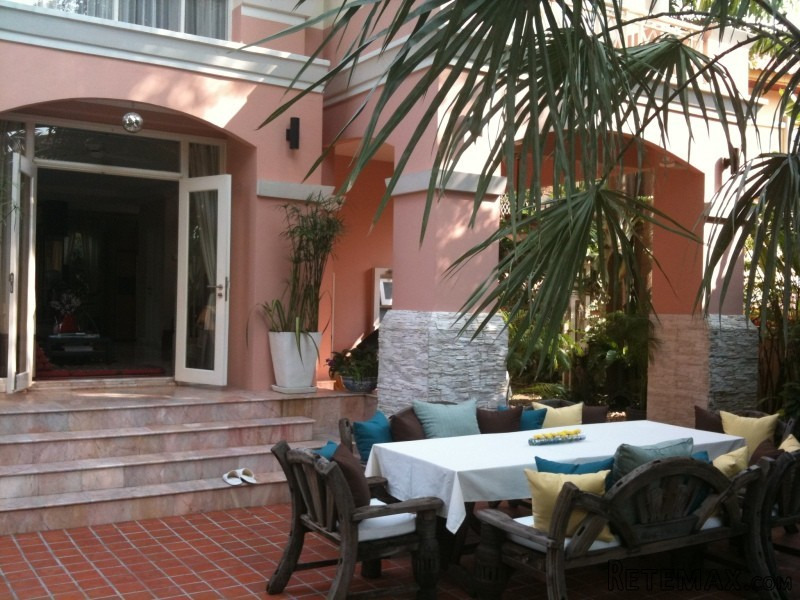House with garden in the center of.. - 2