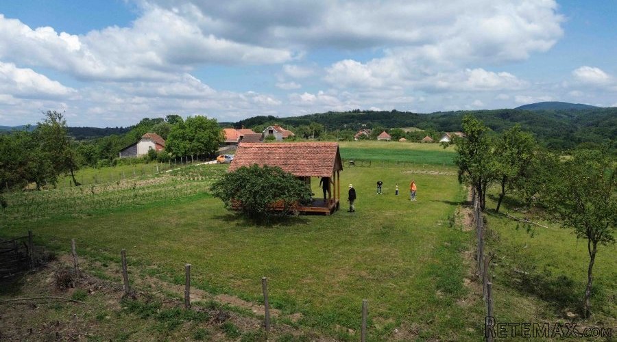Kuca od drveta sa placem - 4