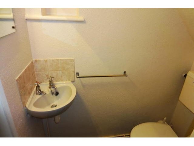 4 bed semi-detached house to rent - 2
