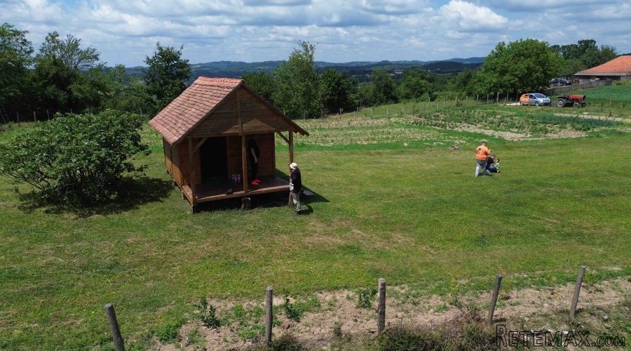 Kuca od drveta sa placem - 5