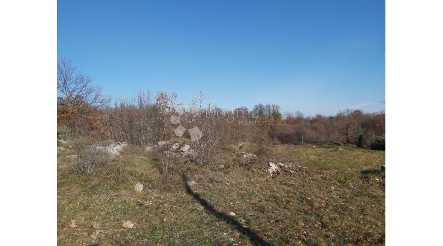 Građevinsko zemljište na mirnoj lokaciji - 2