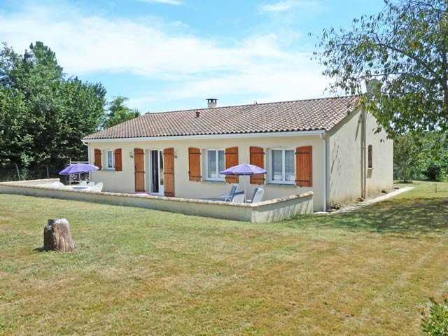 Light And Airy Bungalow With 3 Bedrooms.. - 2