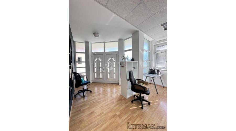 PRILIKA - 300 M2 ILI 150 M2 - PO POTREBI - 3