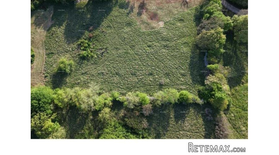Građevinsko zemljište, 1018 m² – Labin