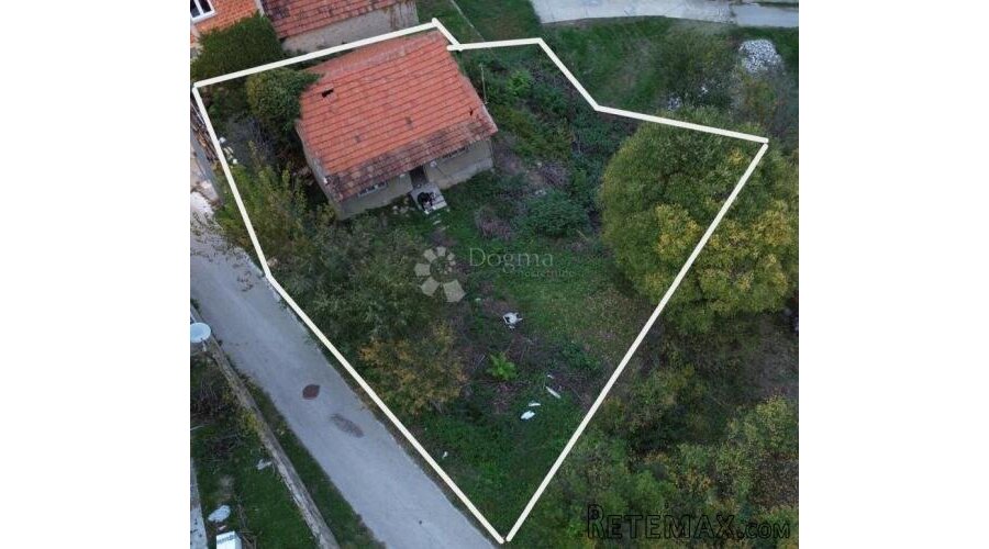KNIN – Prizemnica za adaptaciju s velikom okućnicom!! - 2