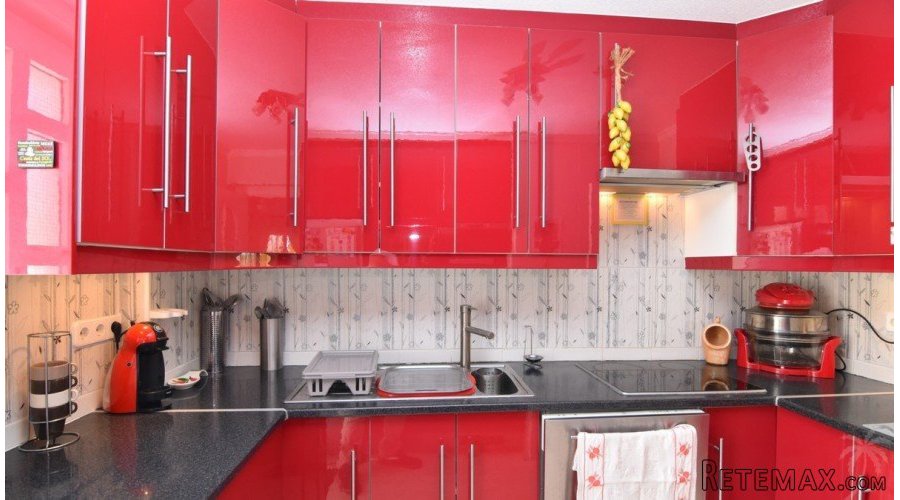This charming property is located in a quiet area on the.. - 3
