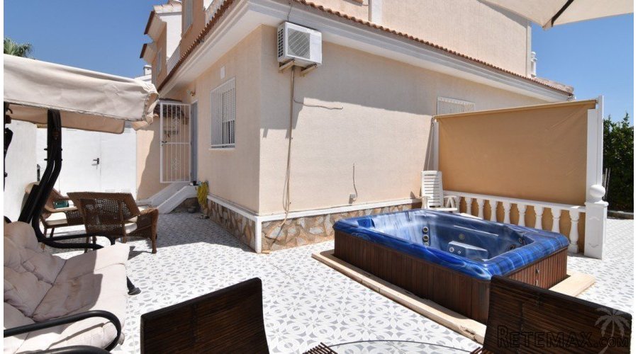 This charming property is located in a quiet area on the.. - 6