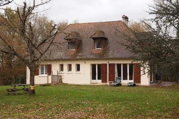 Menesplet (Dordogne) - 5 bedroom family..