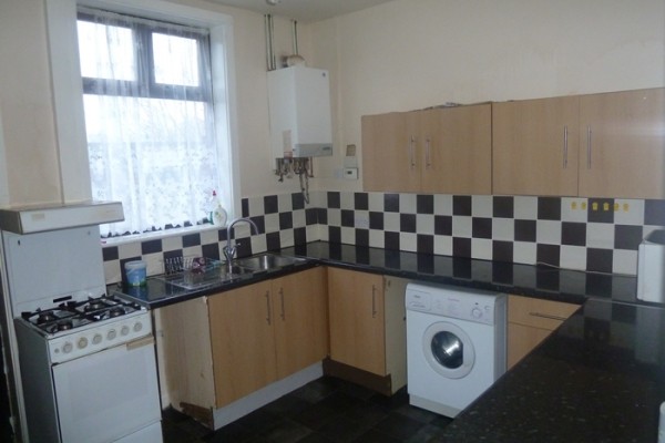 Opportunity To Let This Spacious 2 Bed.. - 2