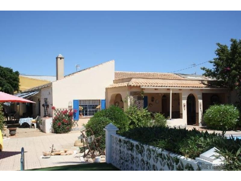 Estacion Ferracarril, Pozo Estrecho