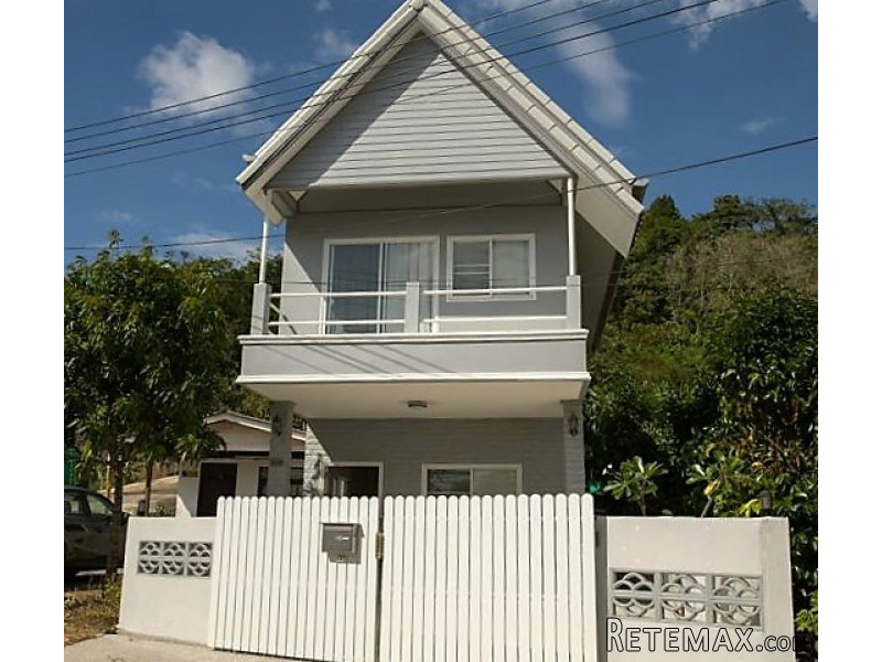 Beautiful 2-Bedroom House near Naithon..