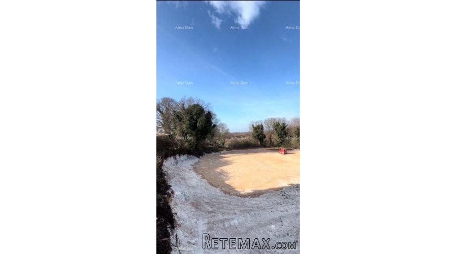 Sveti Lovreč, Građevinsko zemljište 517 m² s otvorenim pog..