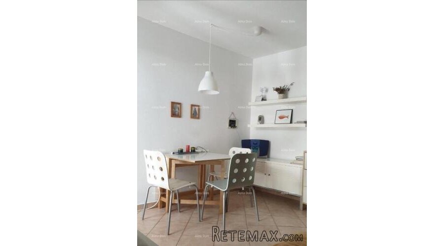 Apartman u prizemlju s terasom – Mareda, 300 m od plaže