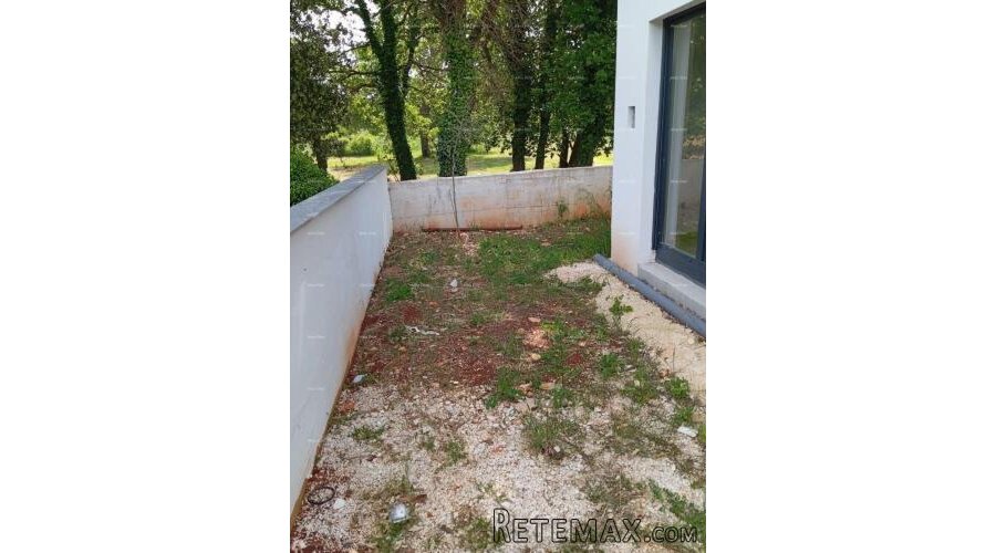 Prodaje se dvosobni stan s vrtom – Medulin