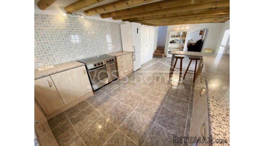 NEW & EXCLUSIVE TO VOSS HOMES - A Large bed & breakfast.. - 13
