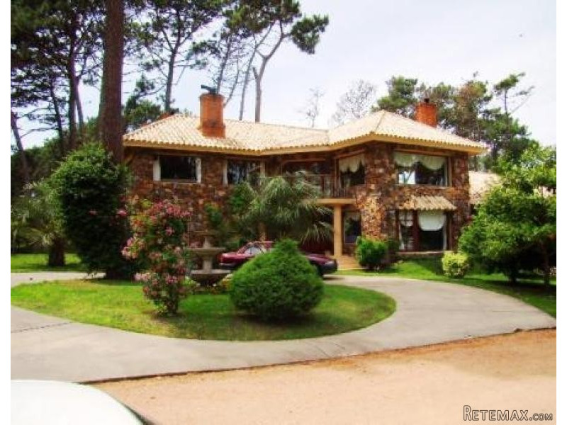 4 Bedroom House - For Rent - Beverly..