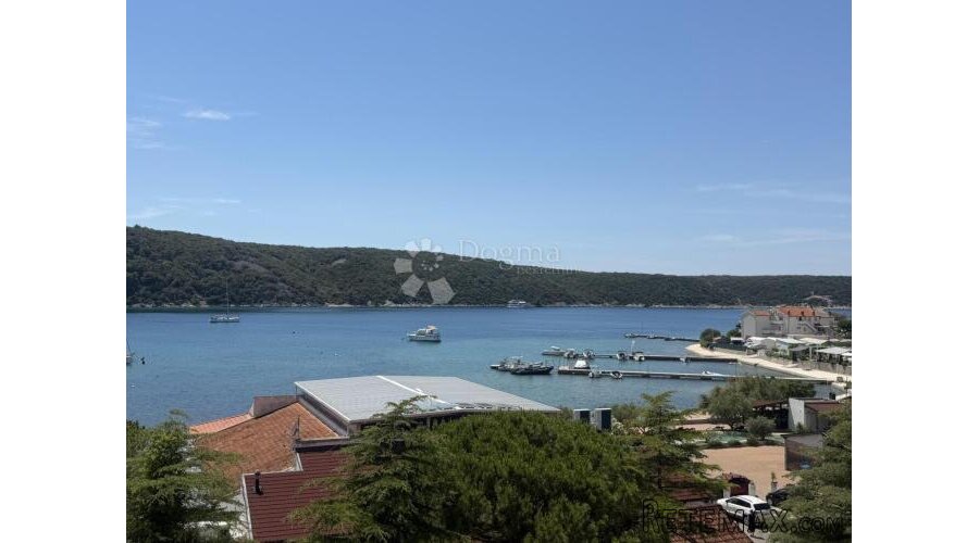 Kampor, Rab – Ekskluzivan stan s panoramskim pogledom na mo