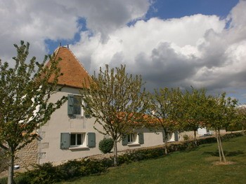 Idyllic Country House With Swimming Pool - 2